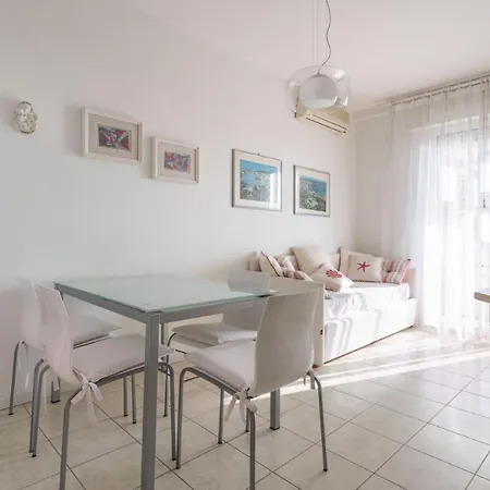 Playa Grande 116 - Immobiliare Living * 利多迪迪耶索洛